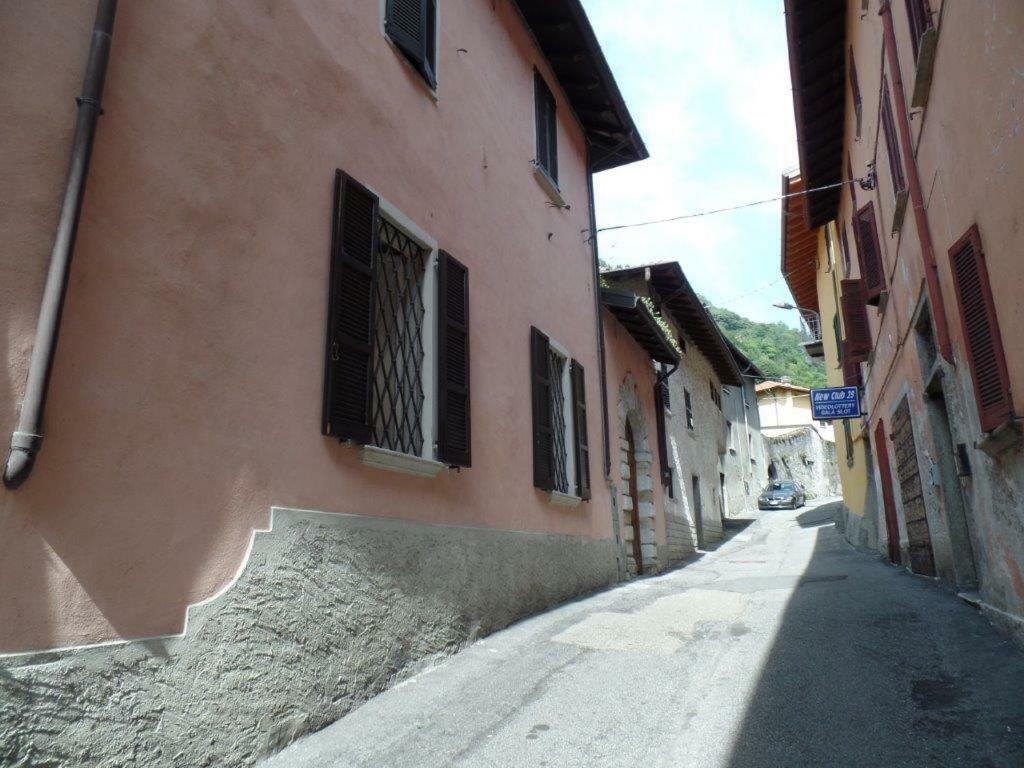 B&B Zia Lina Dongo Buitenkant foto