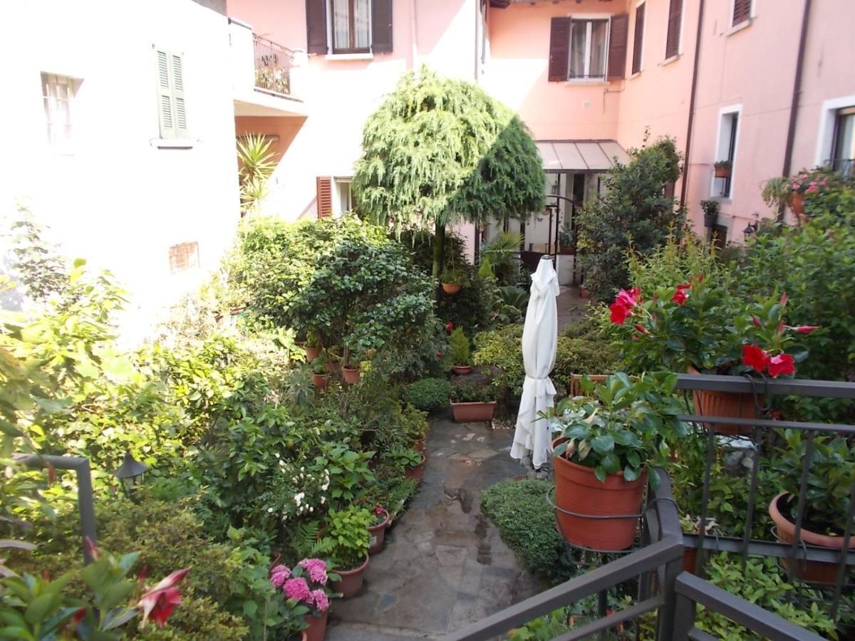 B&B Zia Lina Dongo Buitenkant foto