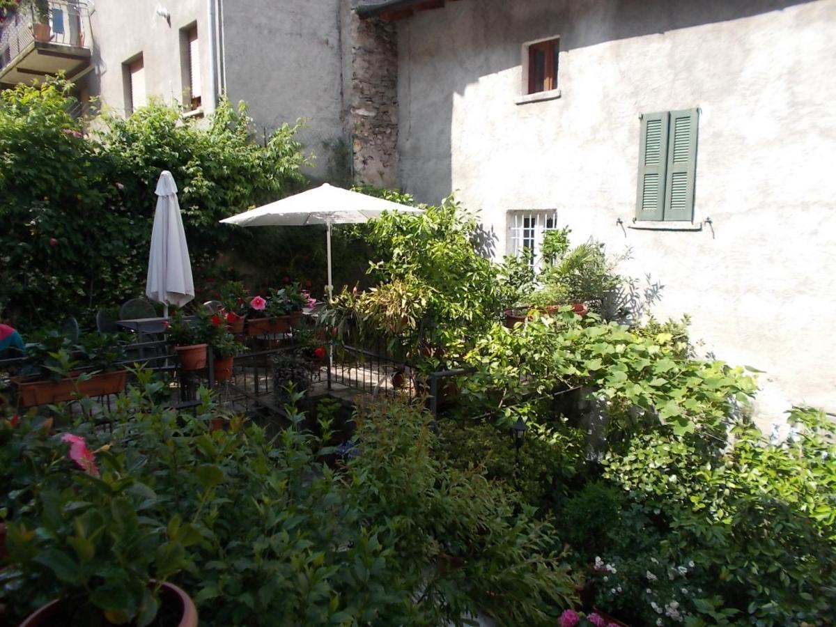 B&B Zia Lina Dongo Buitenkant foto